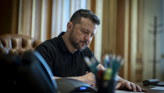 Зеленський присвоїв звання Героя України ще двом захисникам, одному з них - посмертно