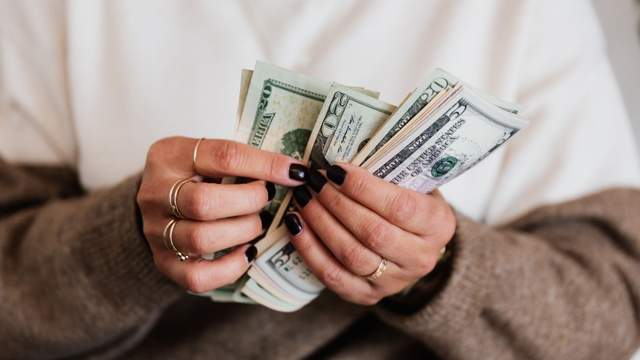 Долар по 45 став новою реальністю для українців: який курс валюти 20 жовтня