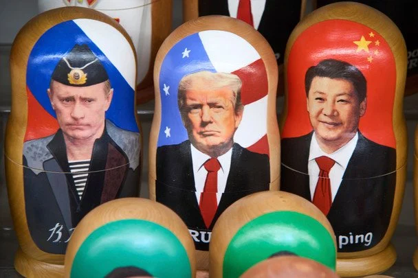 Трамп готовий обговорювати завершення війни без Зеленського: хто може сісти за стіл переговорів
