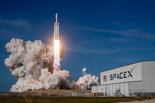 Ілон Маск пообіцяв подарувати кожній дитині у США акцію SpaceX