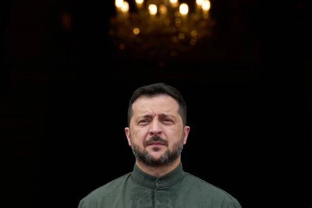 Скільки українців нині перебувають за кордоном: Зеленський озвучив масштаби