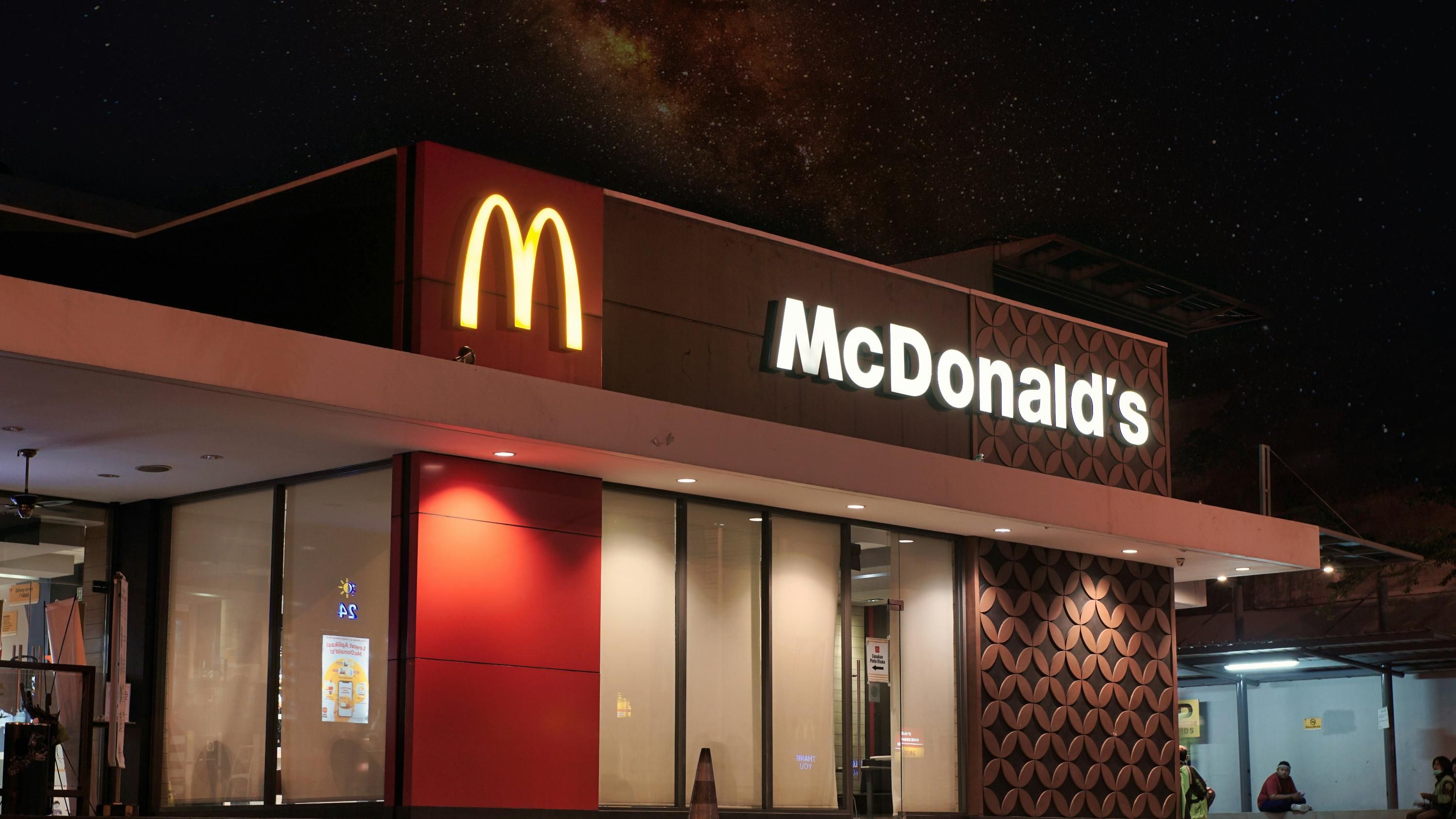 McDonald's у Києві відновив роботу після російської атаки